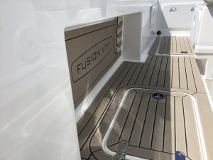 Fusion VT7 power boat with Sand color marine mat